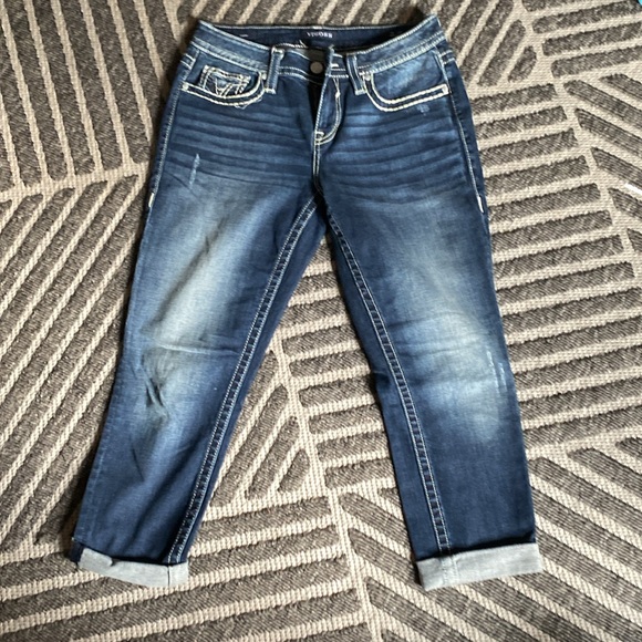 Capris. - Picture 2 of 2